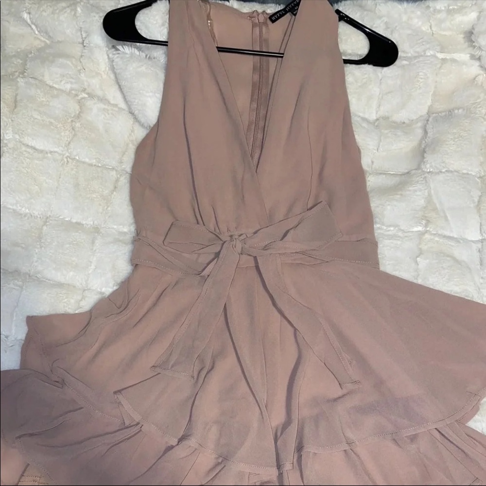 LANE201 RUFFLE ROMPER - MEDIUM